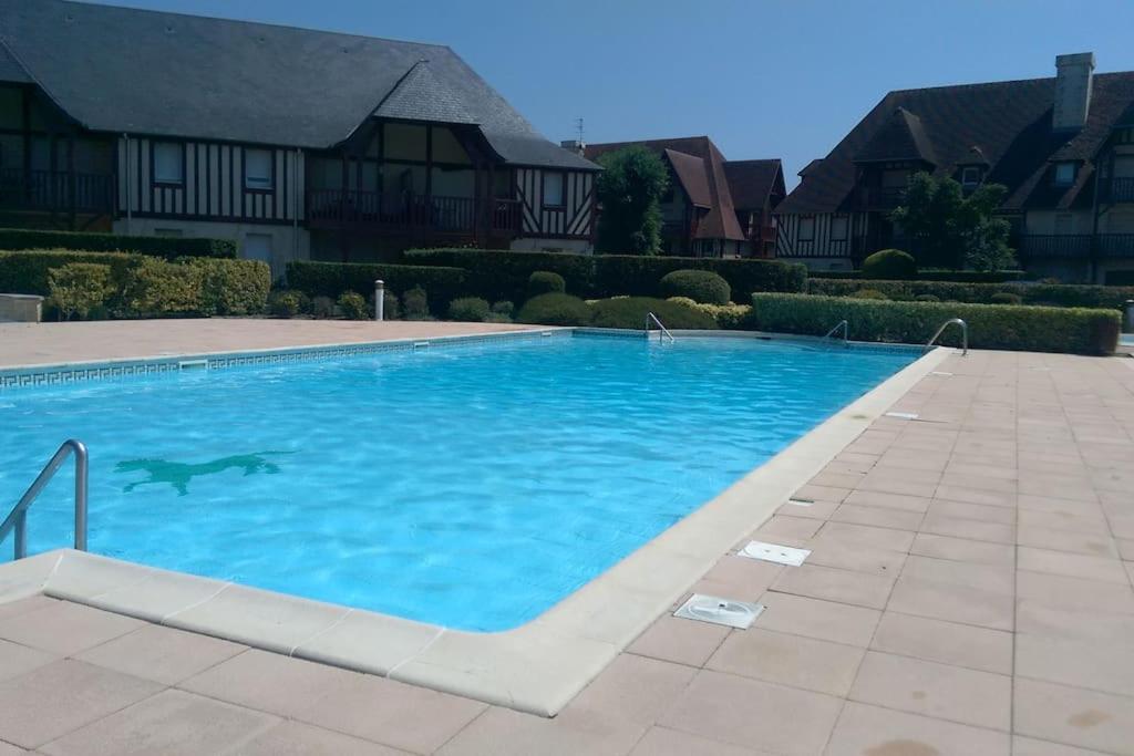 Deauville, Appartement 115 m2 - 3 chambres, en Rez de jardin - B&B