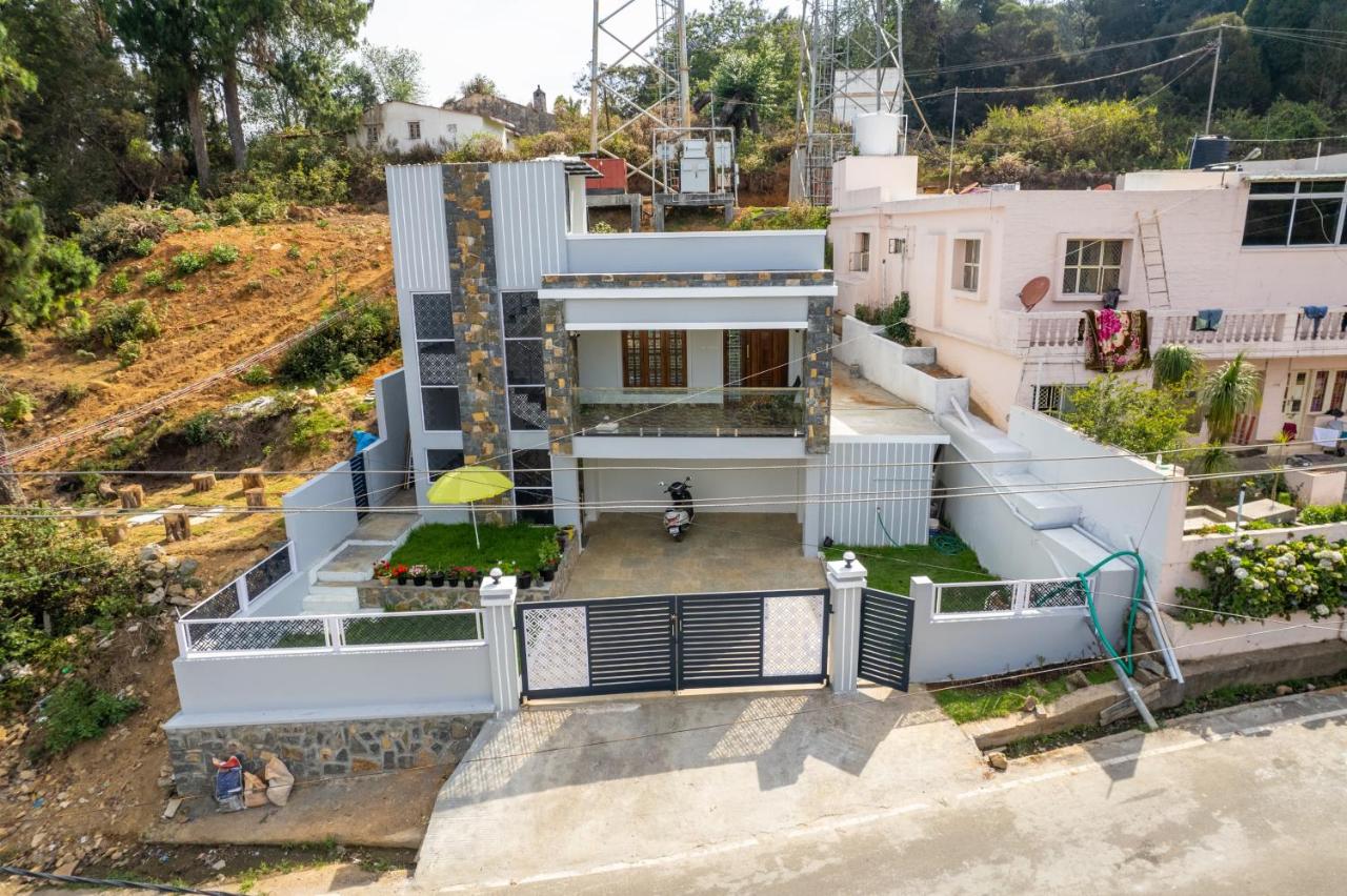 Yellow Tree - Ferienwohnung Kodaikānāl