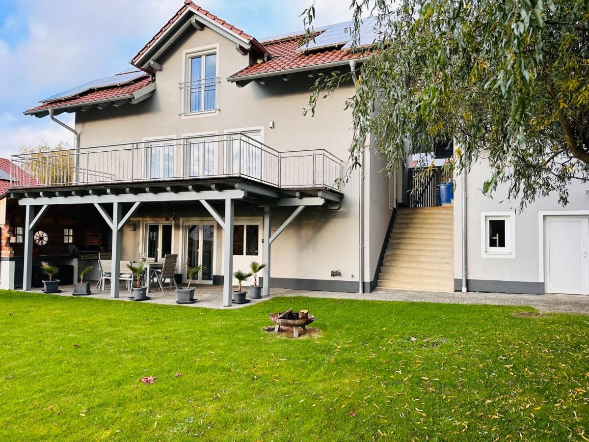 FeWo zum Heuweg - Bed and Breakfast