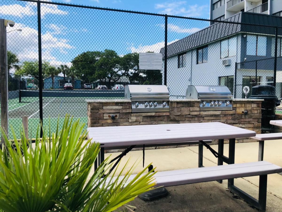 2 Blocks to Beach, 2BIG BR for 7 on HT 7th Floor - B&B Myrtle Beach