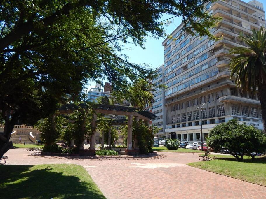 PUNTA CARRETAS Cómodo Apartamento Frente al Mar Playa Pocitos - B&B Montevideo