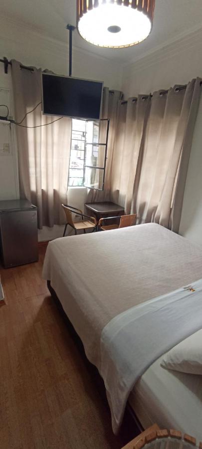 Tweepersoonskamer met Gedeelde Badkamer