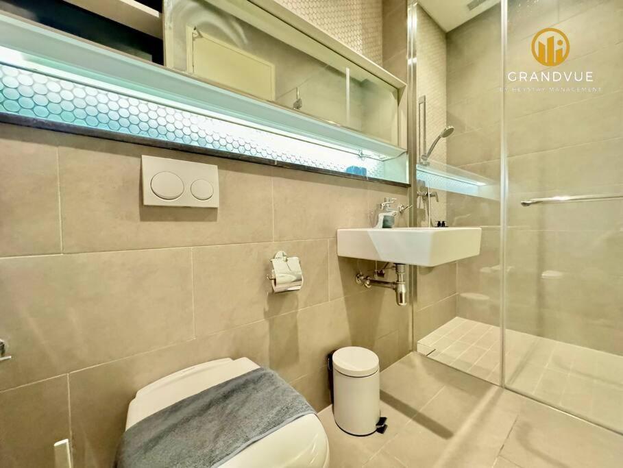 Two-Bedroom Apartment with City View