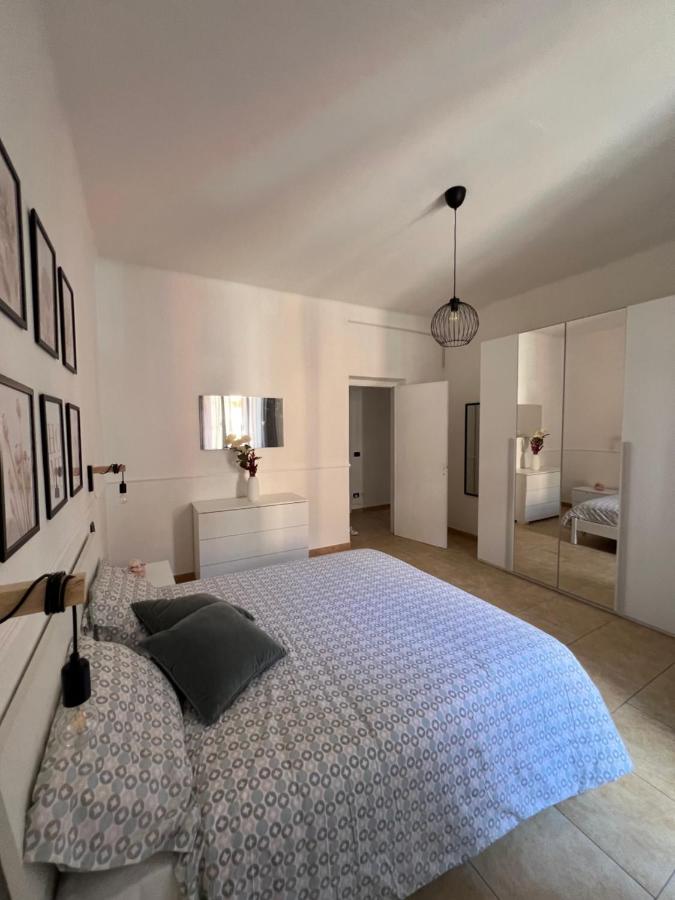 La camera a due passi dal mare - B&B San Terenzo