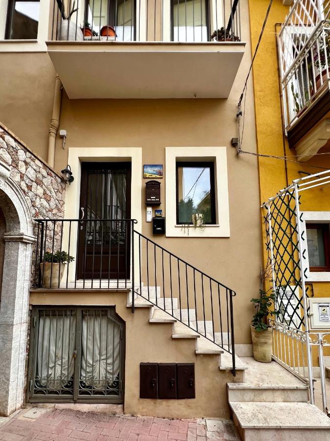 La Piazzetta - Holiday Apartment - B&B Taormina
