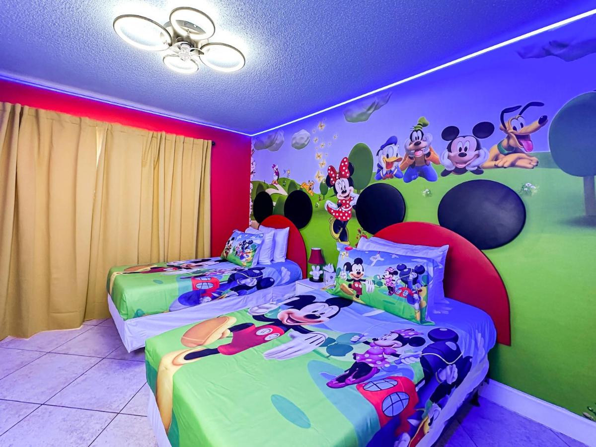 Themed house with private Game Room and Pool 23931 - B&B Loughman
