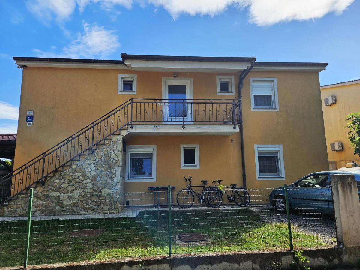 Apartments Kaja - Bed and Breakfast Pula