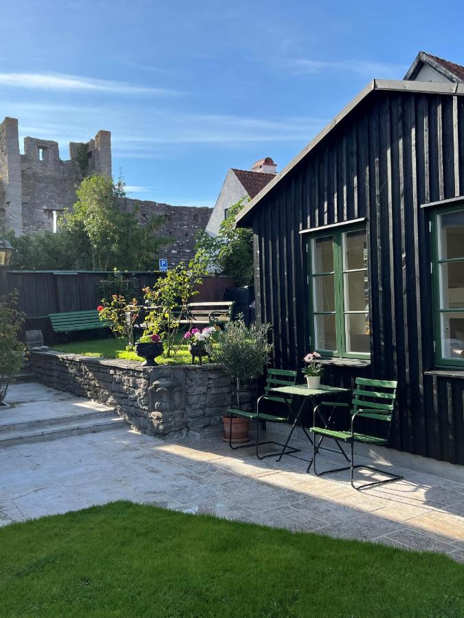 Linneas gårdshus på Klinten - Bed and Breakfast Visby