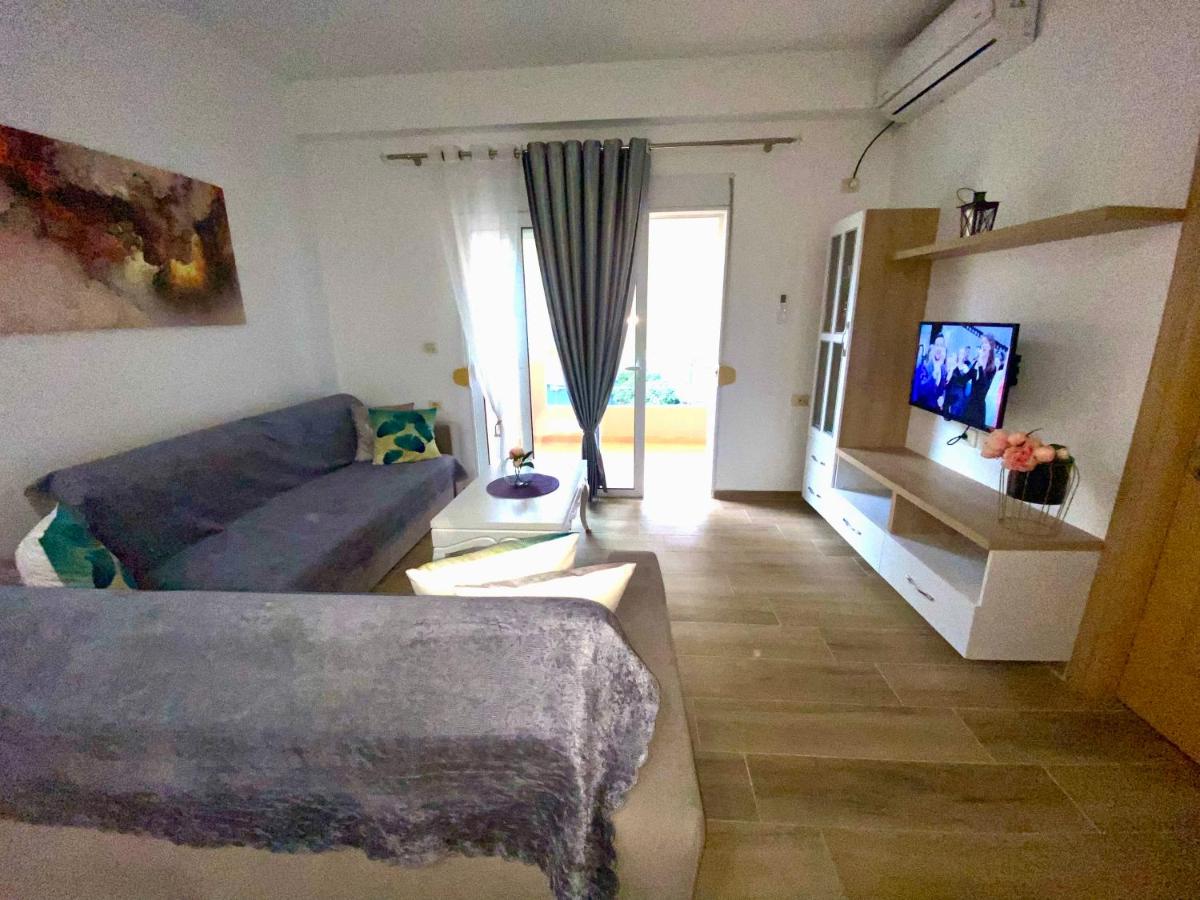 Bellas Apartment 2 - Bed and Breakfast Sarandë