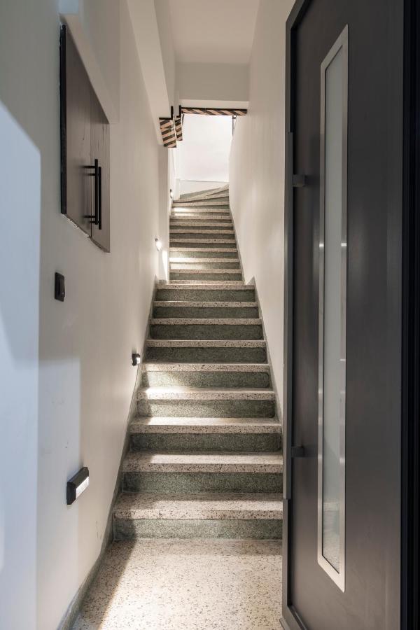 Melina's - Urban Luxury 2BR 2Bath 2Balcony Apt - Heart of Chania, Private Parking Available 800m - Chambres d'hôtes La Canée