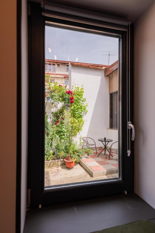 FUN HOUSE - Comfortable stay with garden and near parking - B&B