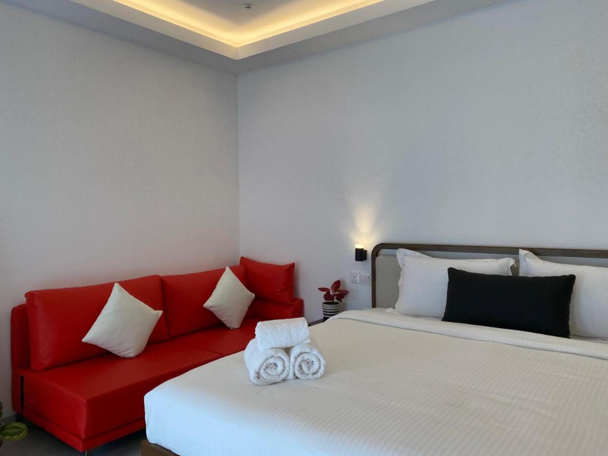 Deluxe Double Room (2 Adults + 1 Child)