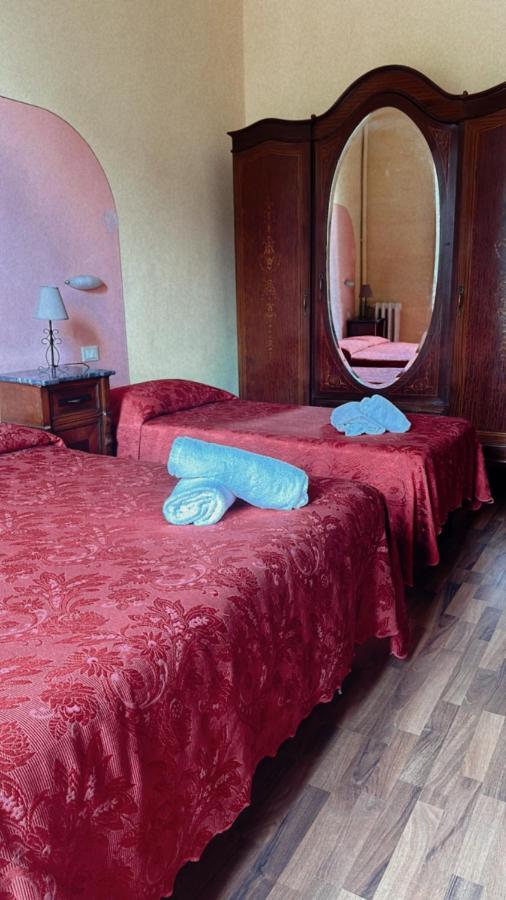 Room in Guest room - Viareggio Old Style Sea View - Bed and Breakfast