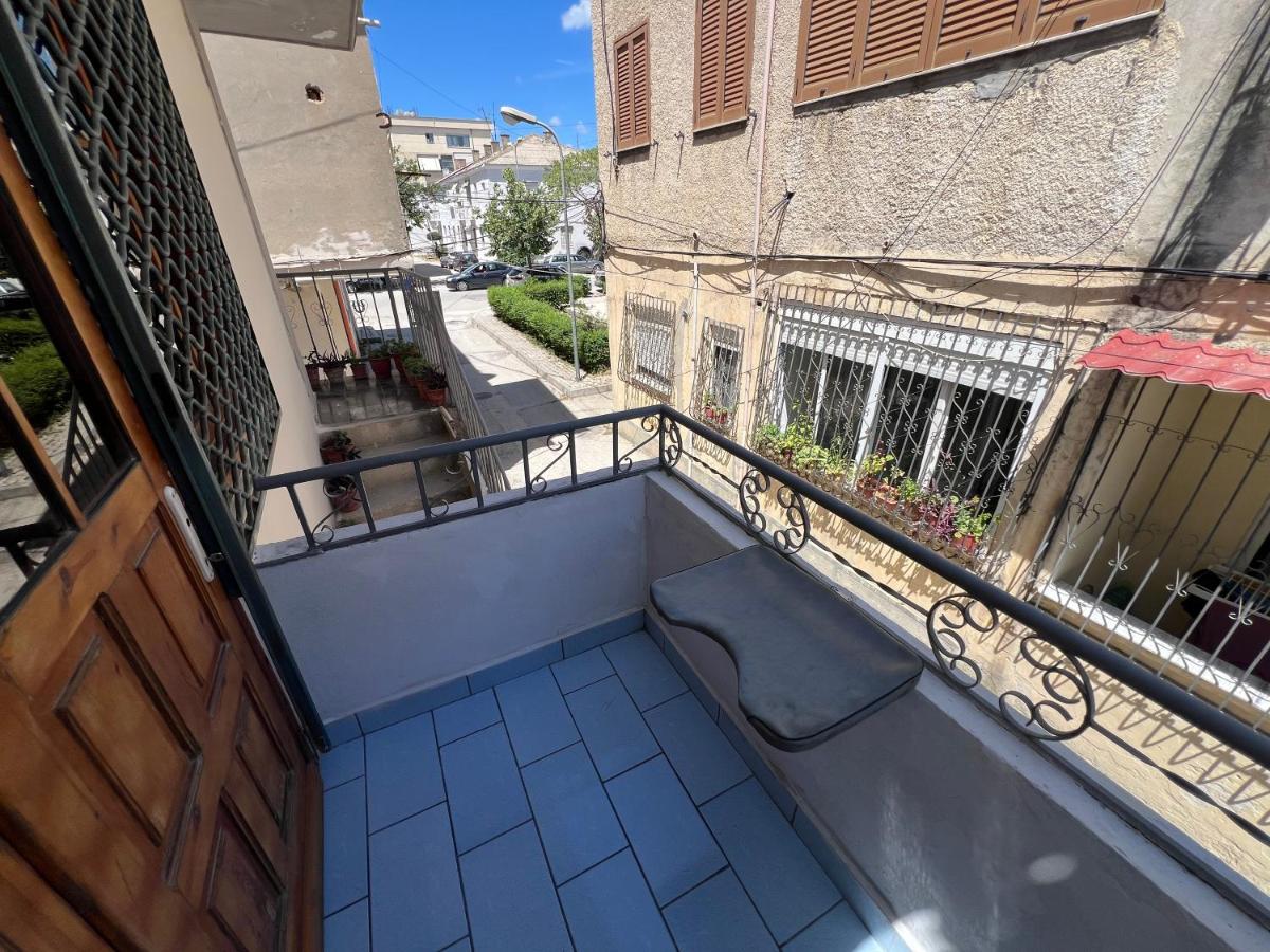 Vlora Guest House - B&B