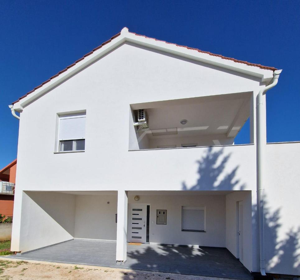 Spacious apartment Bela Vista - by TA Leut Agency - B&B