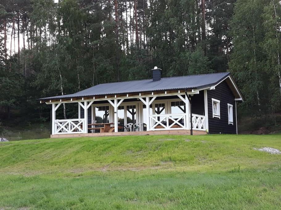 Luksusowy dom nad jeziorem Rzuno - B&B