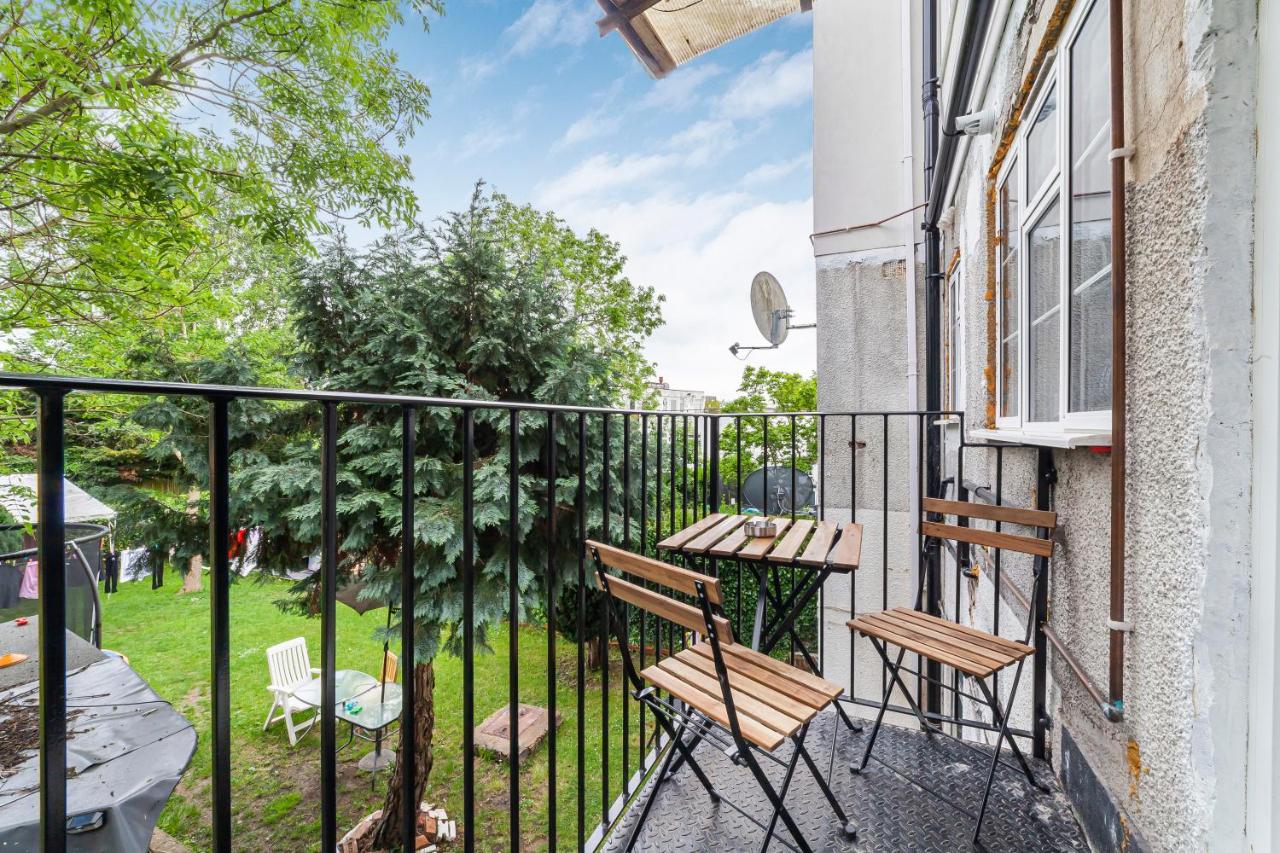 Arte Stays - Serviced Apartments for Leisure and Business - Private Parking - 12 minutes walking from Wembley Stadium - Bed and Breakfast