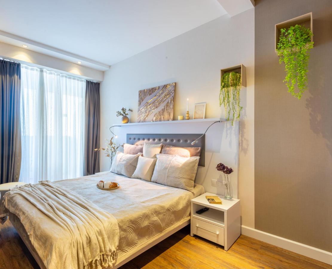 Elegant Comfort by AESTHAVEN - Ferienwohnung Batumi