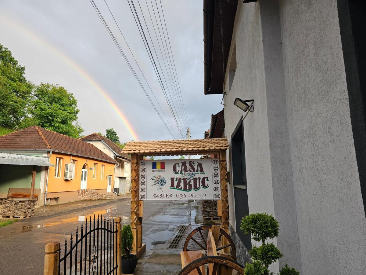 Casa Izbuc - B&B