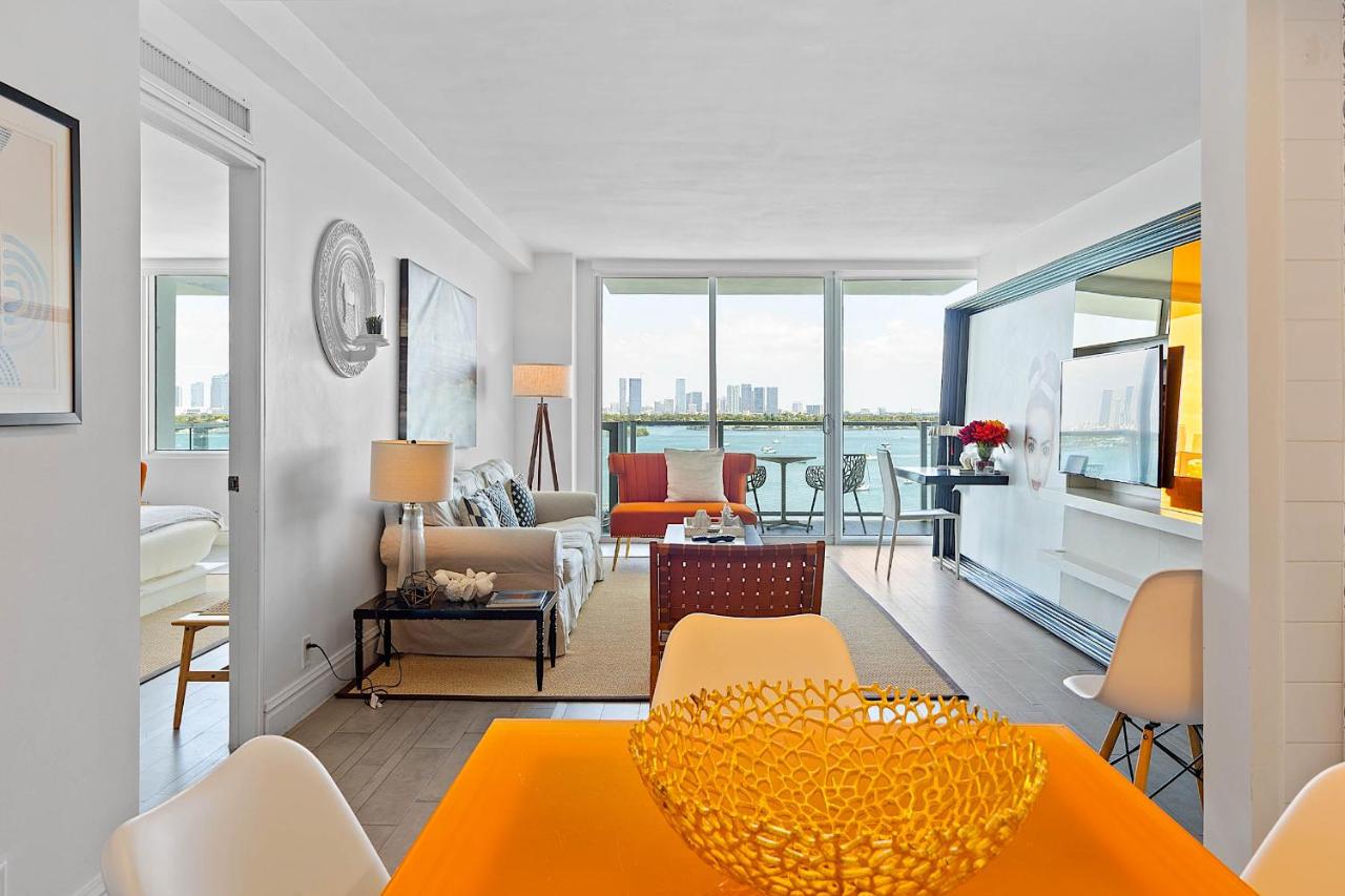 Suite Lit King-Size - Vue sur Piscine