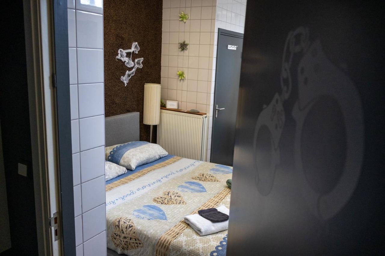 Voormalige Gevangenis Cel bij B&B Gezond aan Zee - Toegang Wellnesstuin meerprijs - B&B Ouddorp
