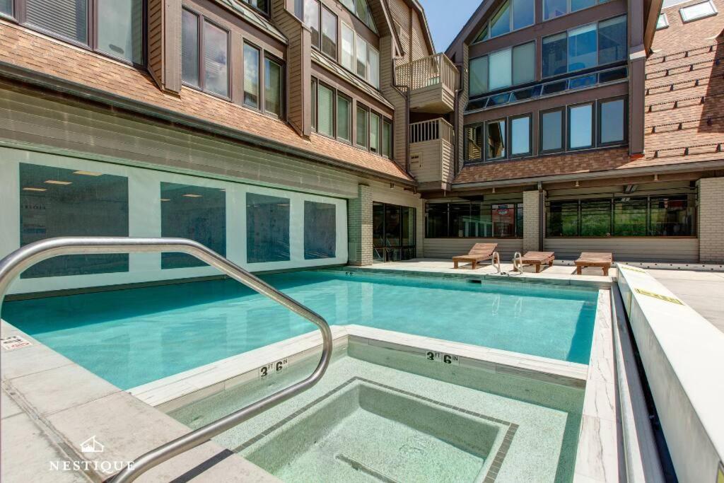 Parkside Paradise at Park City Resort Ski-In Ski-Out Hosted by Nestique - Bed and Breakfast Park City