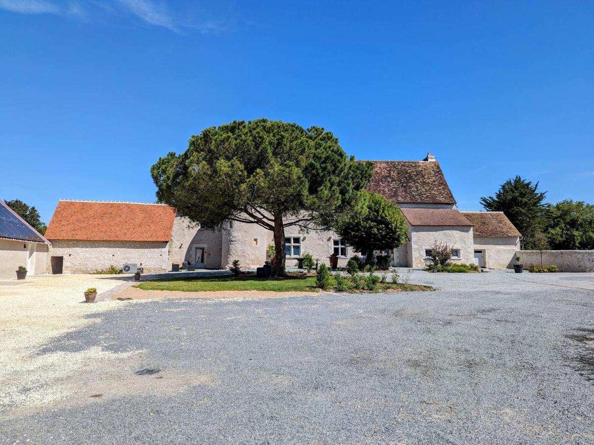 Gîte Authentique en Berry - Étang de Pêche, Confort Moderne, À 10 min du Spa - FR-1-591-406 - Chambres d'hôtes Douadic