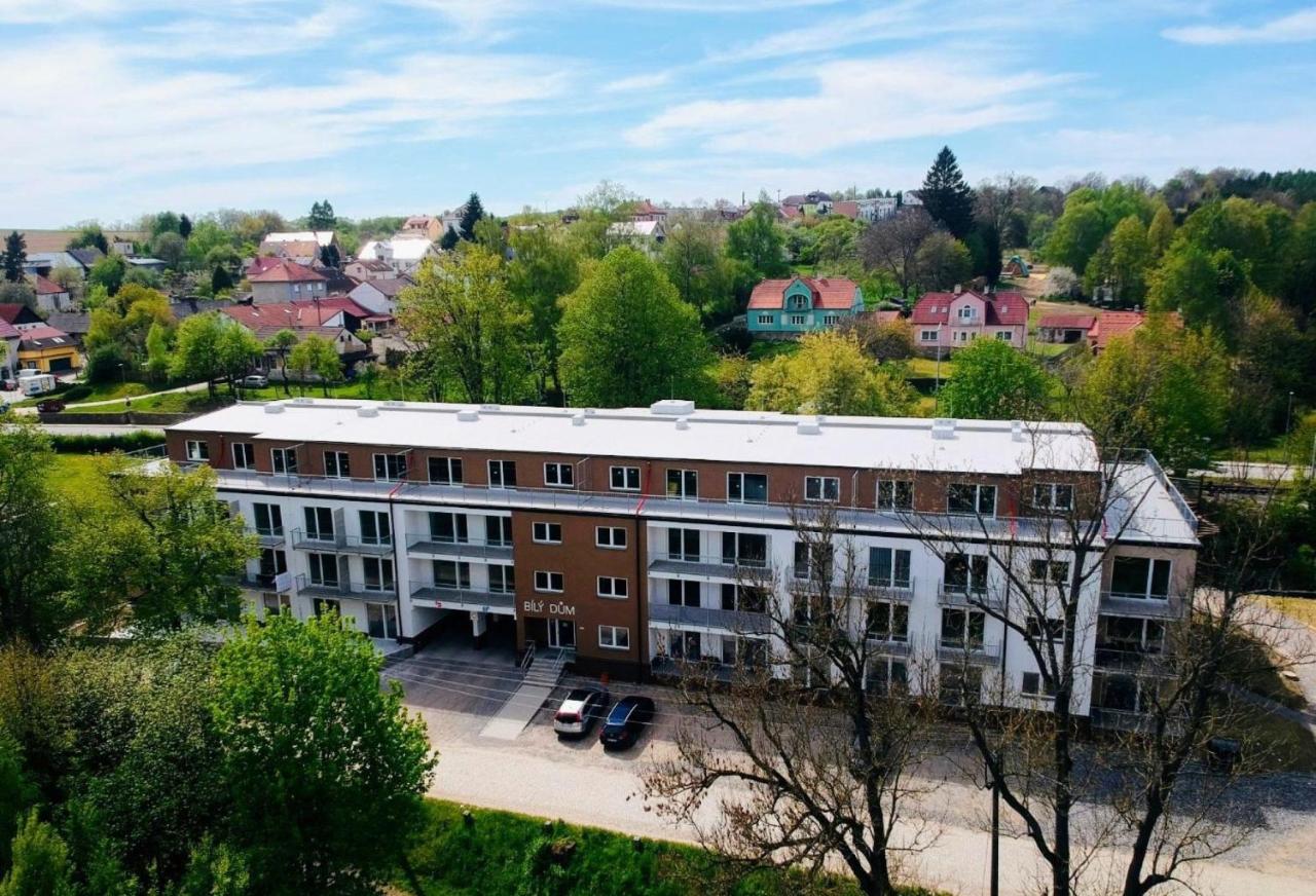 Apartment with Park View