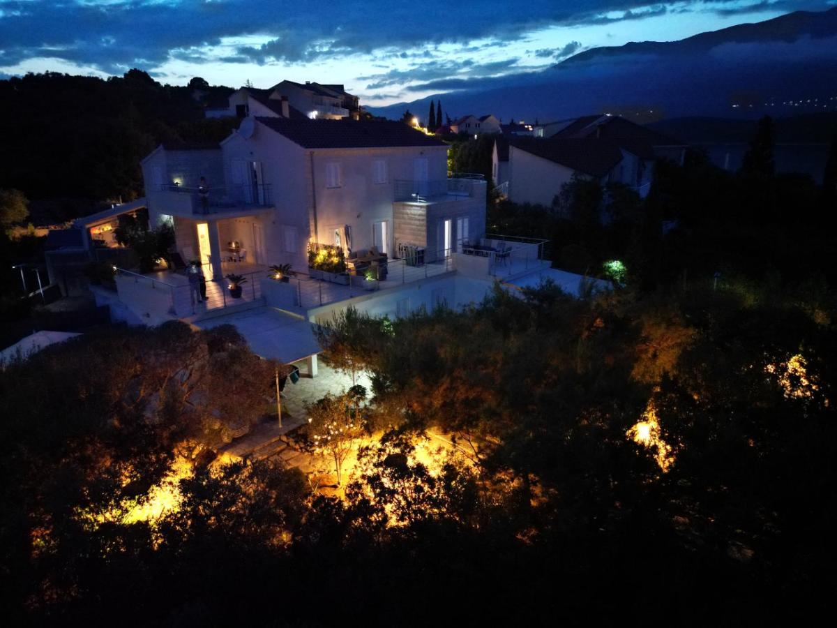 Appartamento con 2 Camere da Letto, Terrazza e Vista Mare