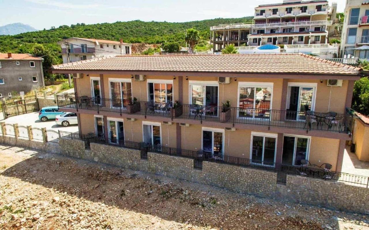 MarBok Apartments with SeaView - B&B Utjeha