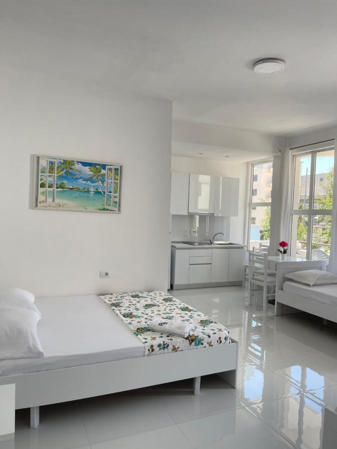 Apartamento de 1 dormitorio con balcón y vistas al mar