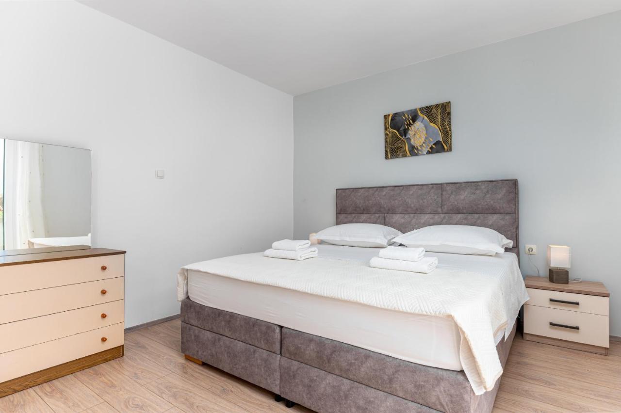 Three-Bedroom Apartment with Balcony