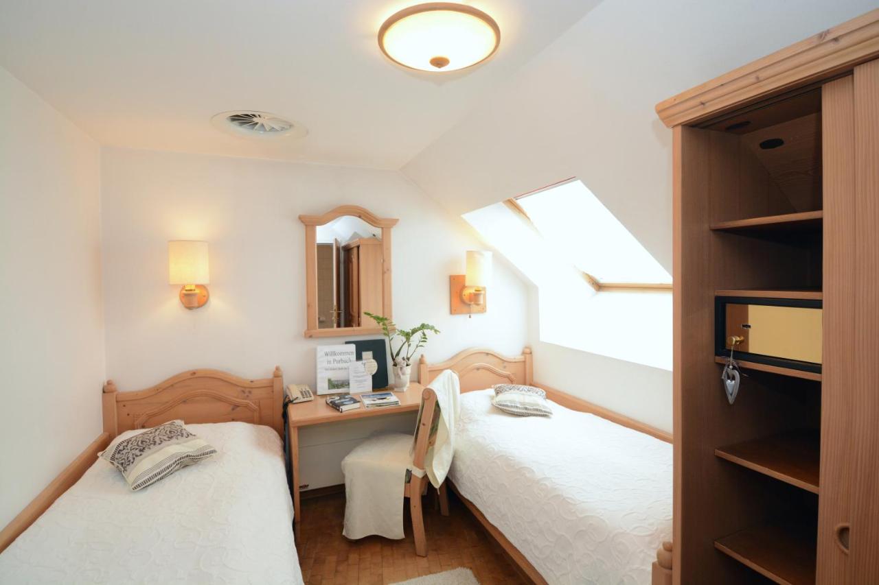 Twin Room with Shower