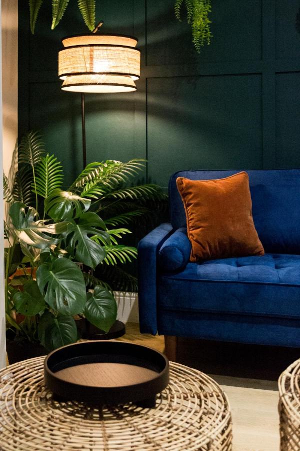 The Jungle! House with Hot Tub. - Ferienwohnung Nottingham