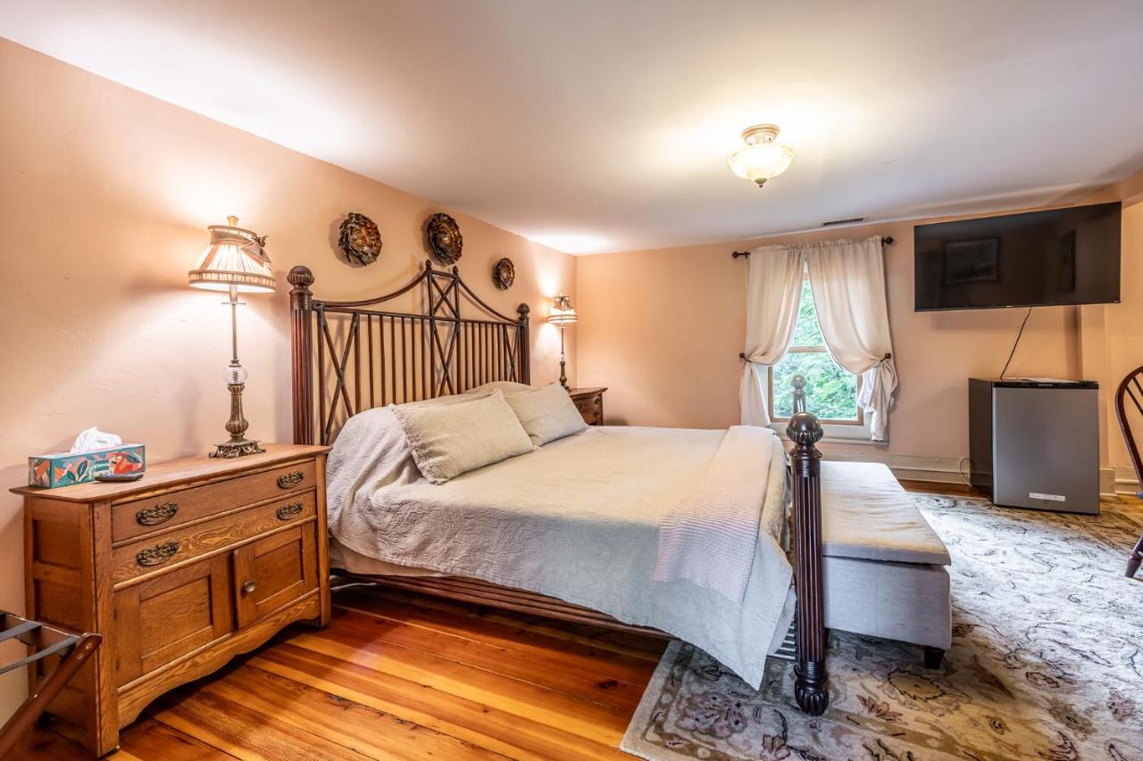 Triple Room with Bath