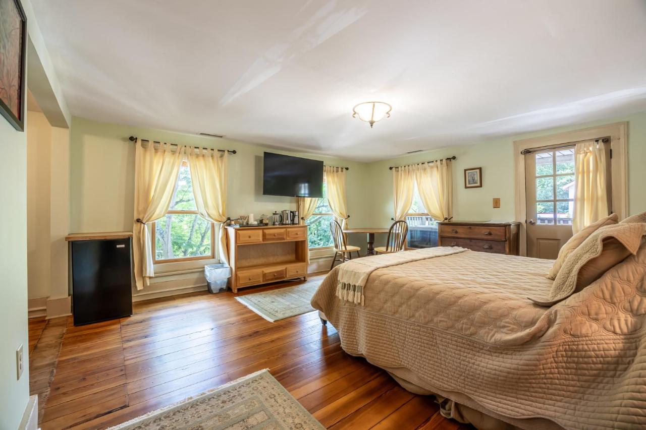 Triple Room with Bath