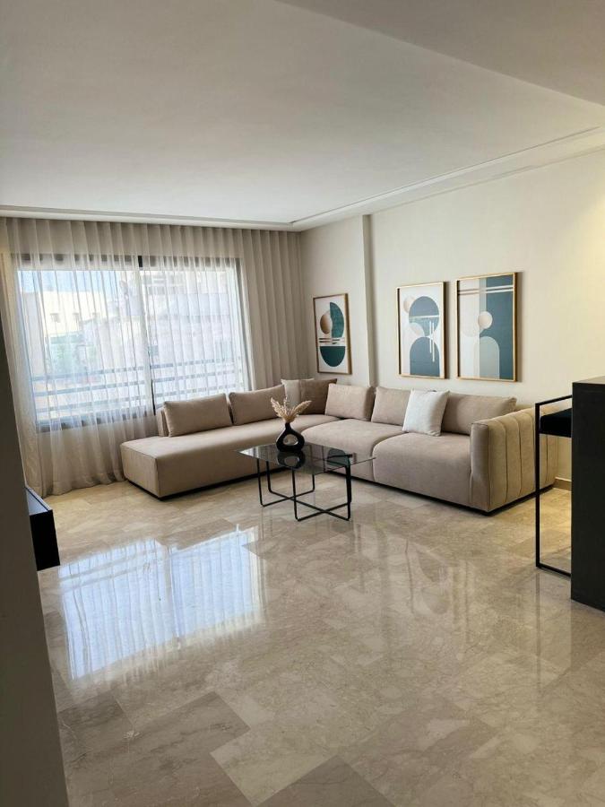 APPARTEMENT LUXUEUX 30 neuf avec terrasse - Ferienwohnung Casablanca