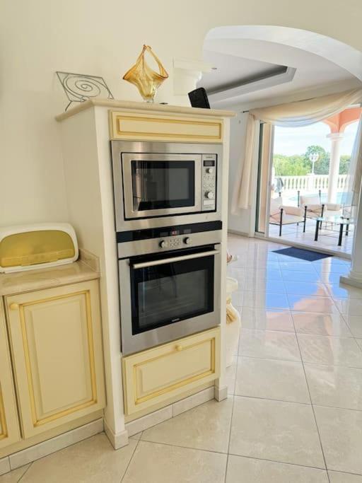 Villa Sienna avec piscine, sauna, spa - B&B Montauroux