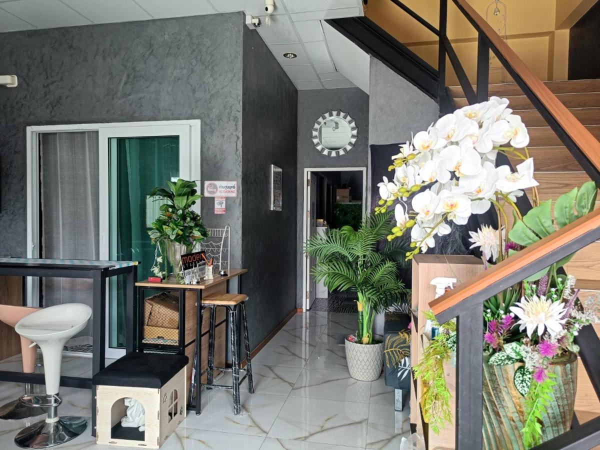 Merit Courtyard Suvarnabhumi House - Chambres d’hôtes Lat Krabang