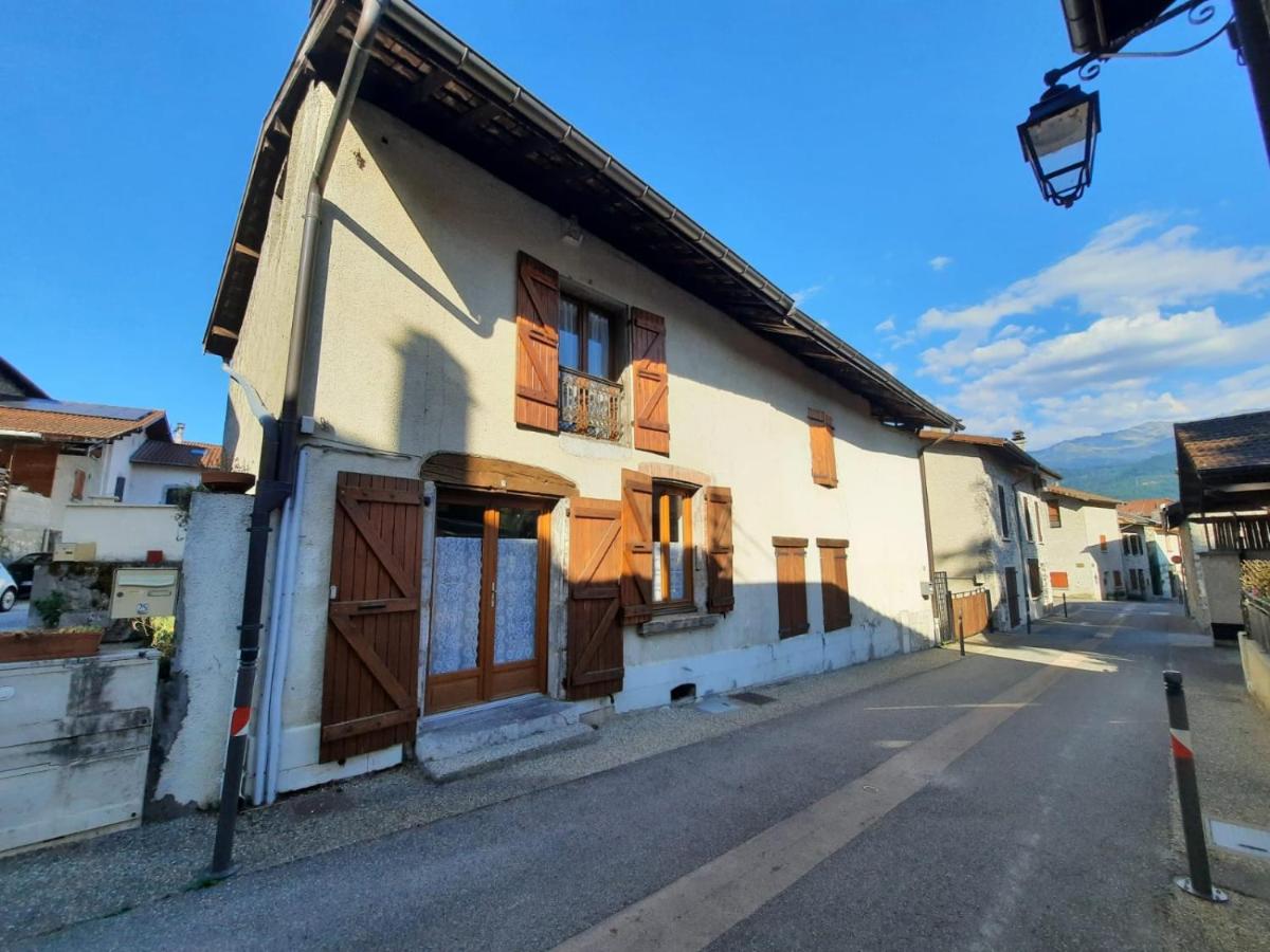 Maison de village au pied de la montagne - Ferienwohnung