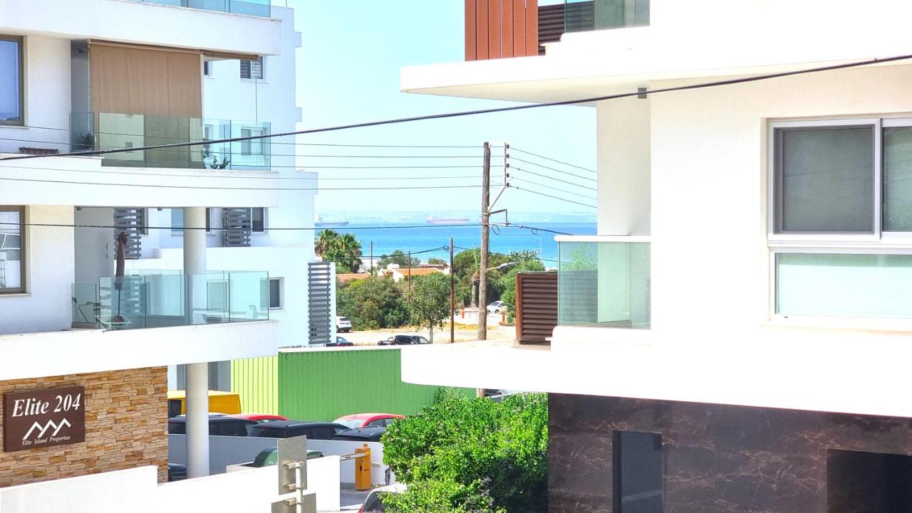 Stylish Studio - 2 Minutes from Kastella Beach - B&B Larnaka