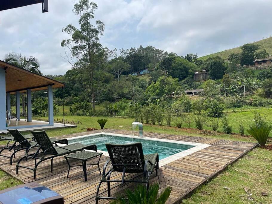 Maravilhoso sítio com piscina e churrasqueira - B&B