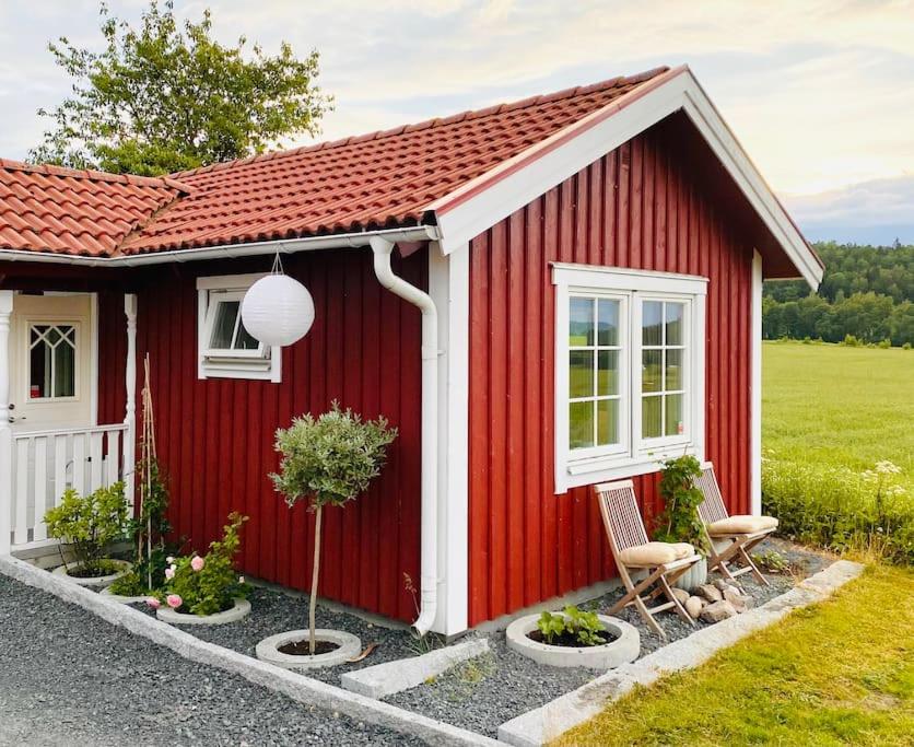 Walters Country Cottage i Jönköping - Bed and Breakfast