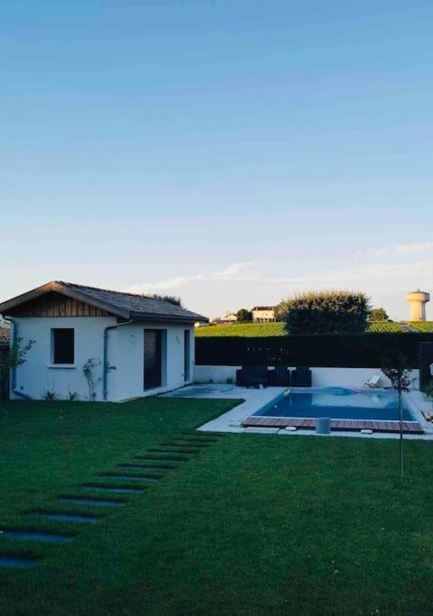 Studio vue piscine au calme près des vignes - B&B