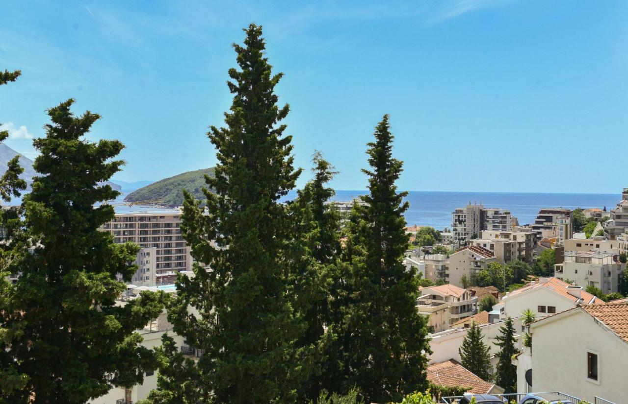 One-Bedroom Apartment with Sea View and Terrace