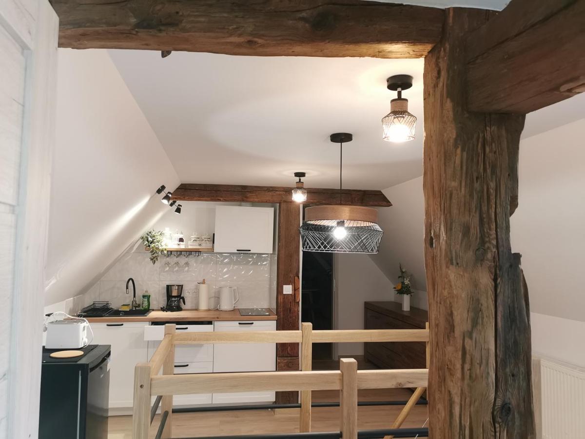 Under the Hill 3 - B&B