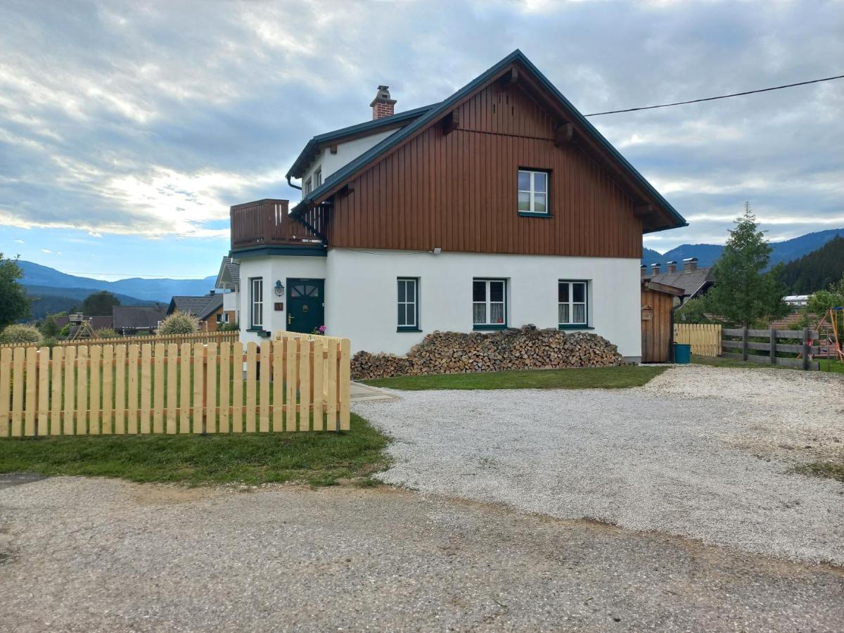 Ferienhaus Jordi & Lara by Appartementhaus Theresia - Chambres d'hôtes Mitterndorf im Steirischen Salzkammergut