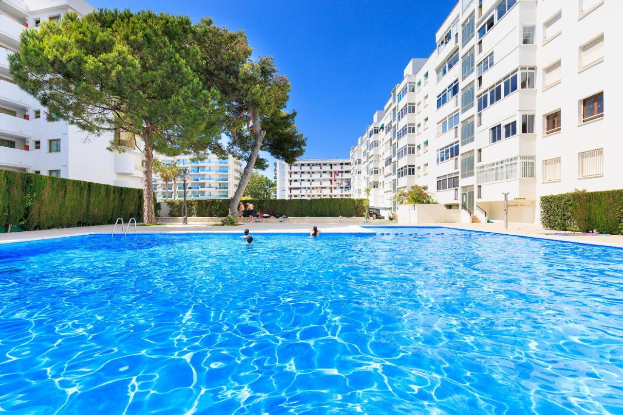 NEW MARIA ANAGABU Planet Costa Dorada - B&B