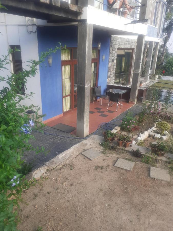 Dreibettzimmer mit Bergblick