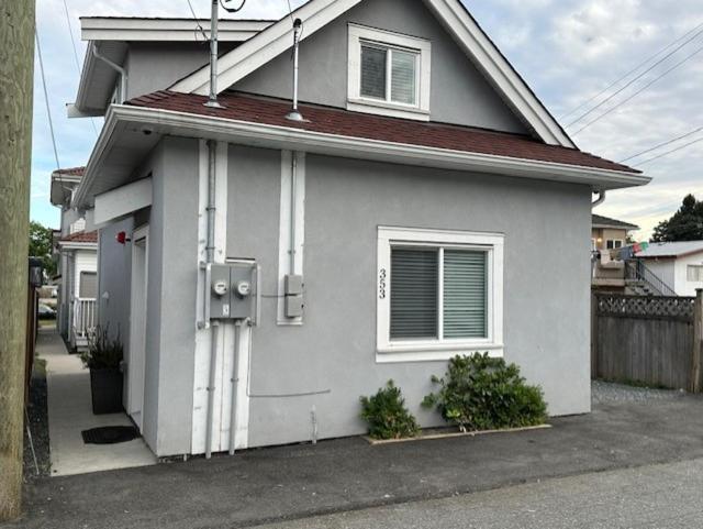 Bright and cozy modern home in Vancouver - central to YVR-Downtown - Free Private Parking - Bed and Breakfast